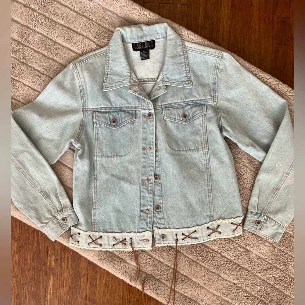 Vintage Y2K Denim Jacket Lt Wash Boho Suede Leather Trim and Tassles SZ M - Picture 3 of 7